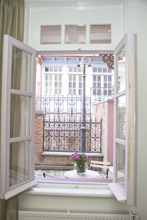 Apartment On Saadi Str Old Tbilisi Quarto foto
