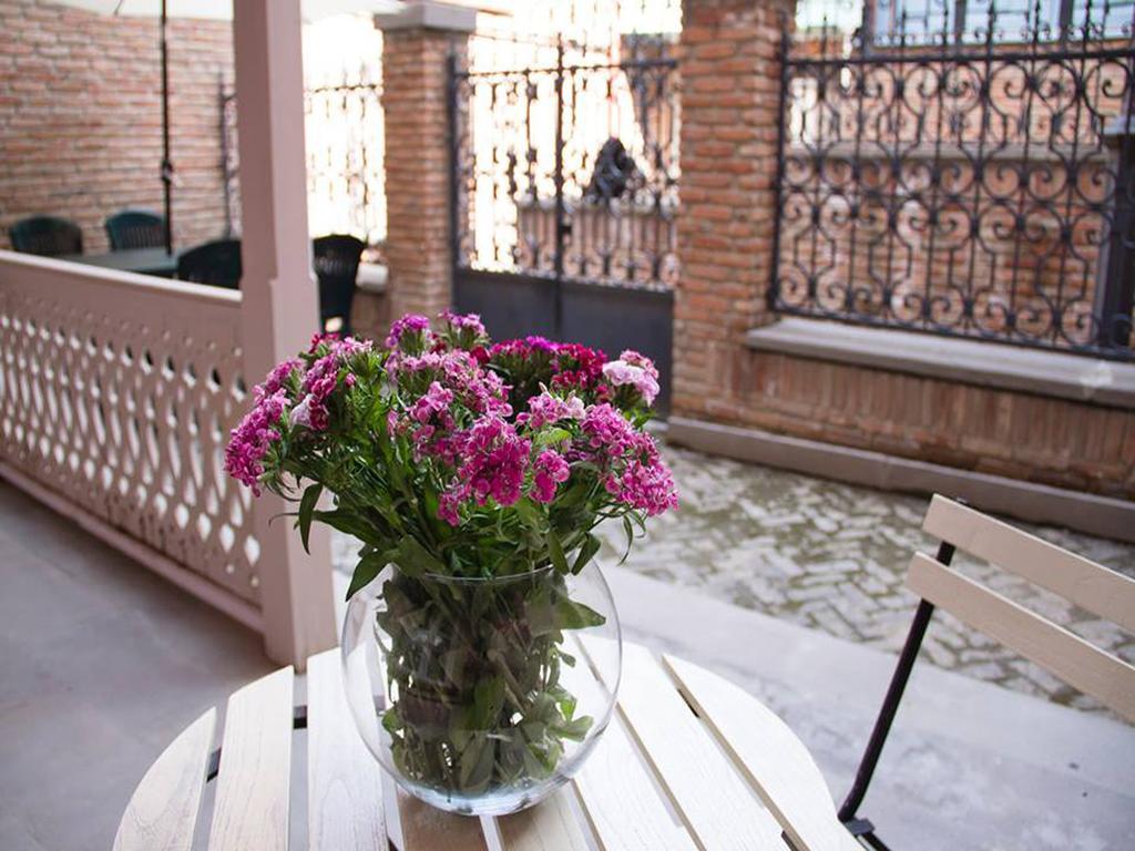 Apartment On Saadi Str Old Tbilisi Quarto foto